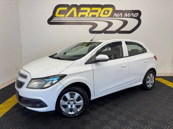 CHEVROLET ONIX 1.0 MPFI LT 8V FLEX 4P MANUAL CHEVROLET ONIX 1.0 MPFI LT 8V FLEX 4P MANUAL